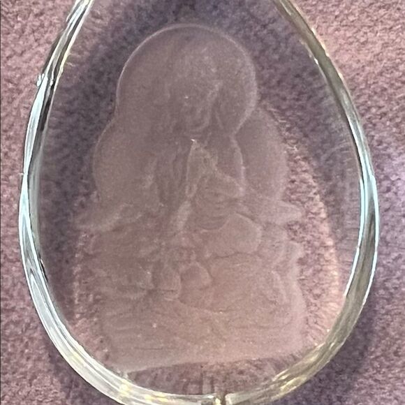 Vintage etched glass Buddha pendant difficult to capture the true beauty EVC - Picture 3 of 5